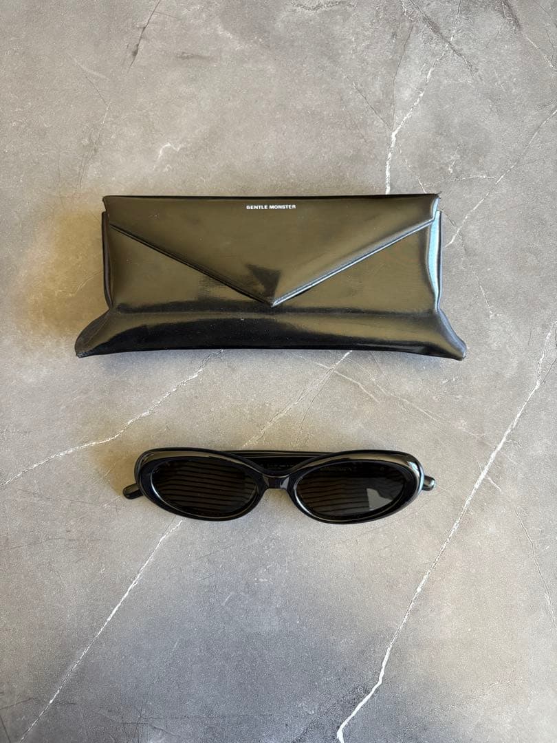ジェントルモンスター サングラス ケース付き 🕶️ ジェントルモンスター×マルジェラかわいい🙂‍↕️ ケースはグラム
