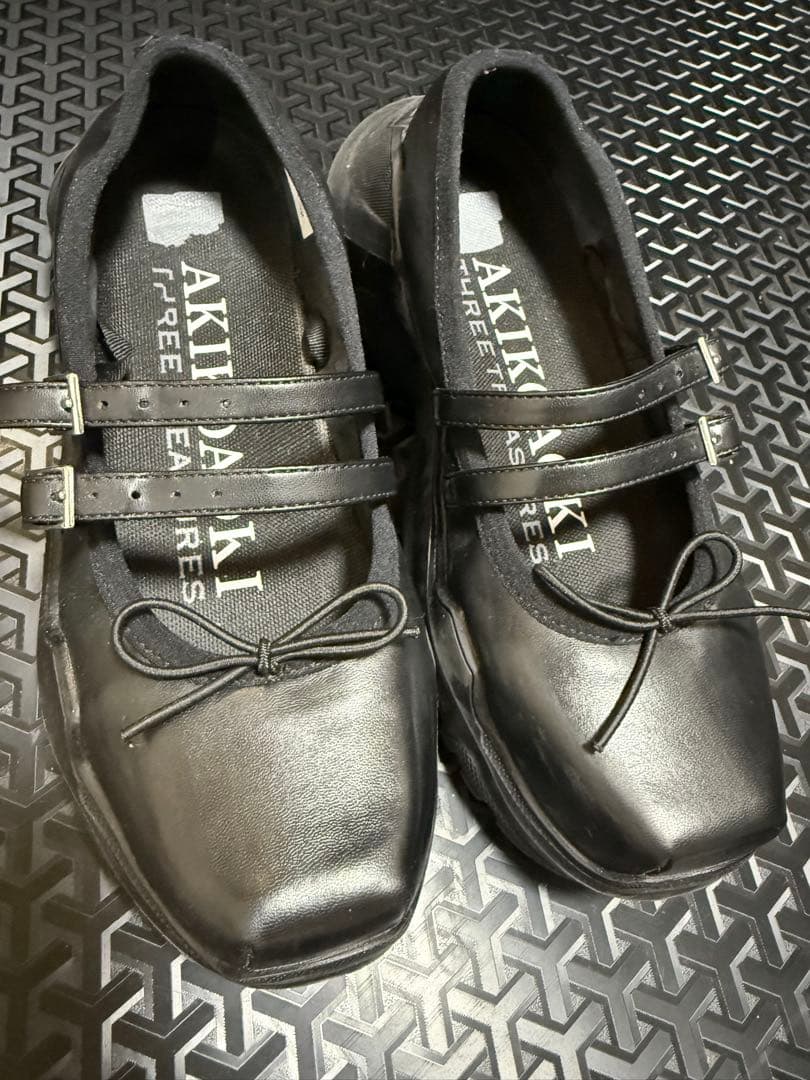 AKIKOAOKI アキコアオキ スニーカー　ローファー 24 ブラック AKIKOAOKI（アキコアオキ） ローファー 「AKIKOAOKI/(アキコアオキ