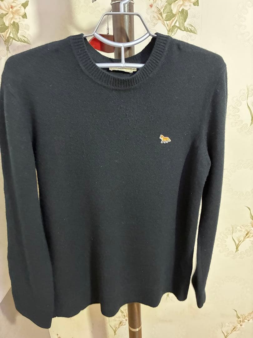 MAISON KITSUN（メゾンキツネ)ウール クルーネック ニットセーター MAISON KITSUNE（メゾン キツネ） メンズクルーネックセーター ニット