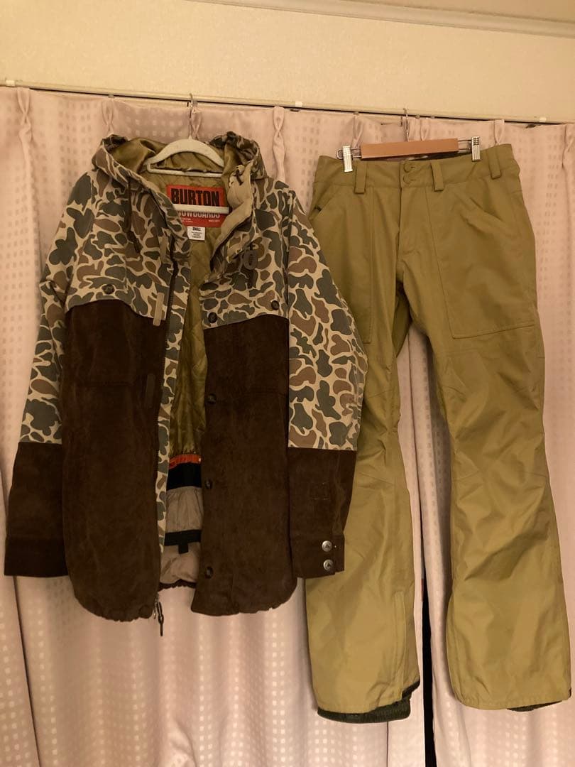 Burton バートン✴︎上下セット✴︎スノーボードウェア　✴︎カモフラ迷彩 楽天市場】スノボ ウェア バートン 迷彩の通販