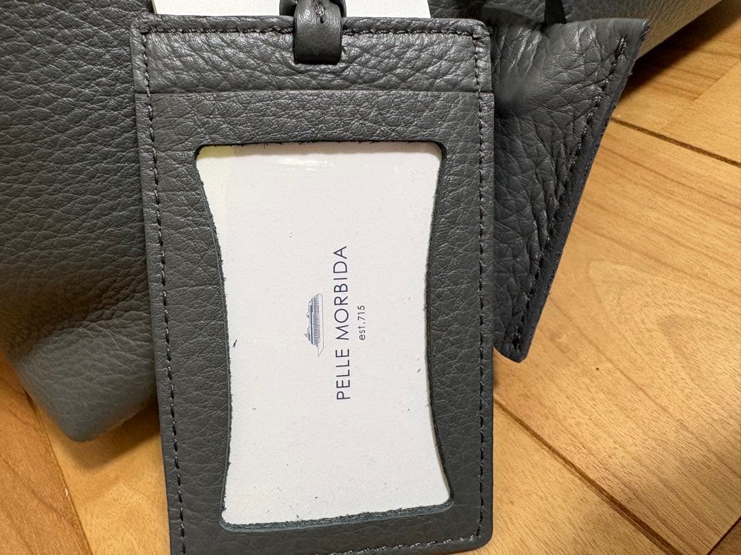 ペッレモルビダ チャコールグレー スリムレザートートバッグ 未使用
