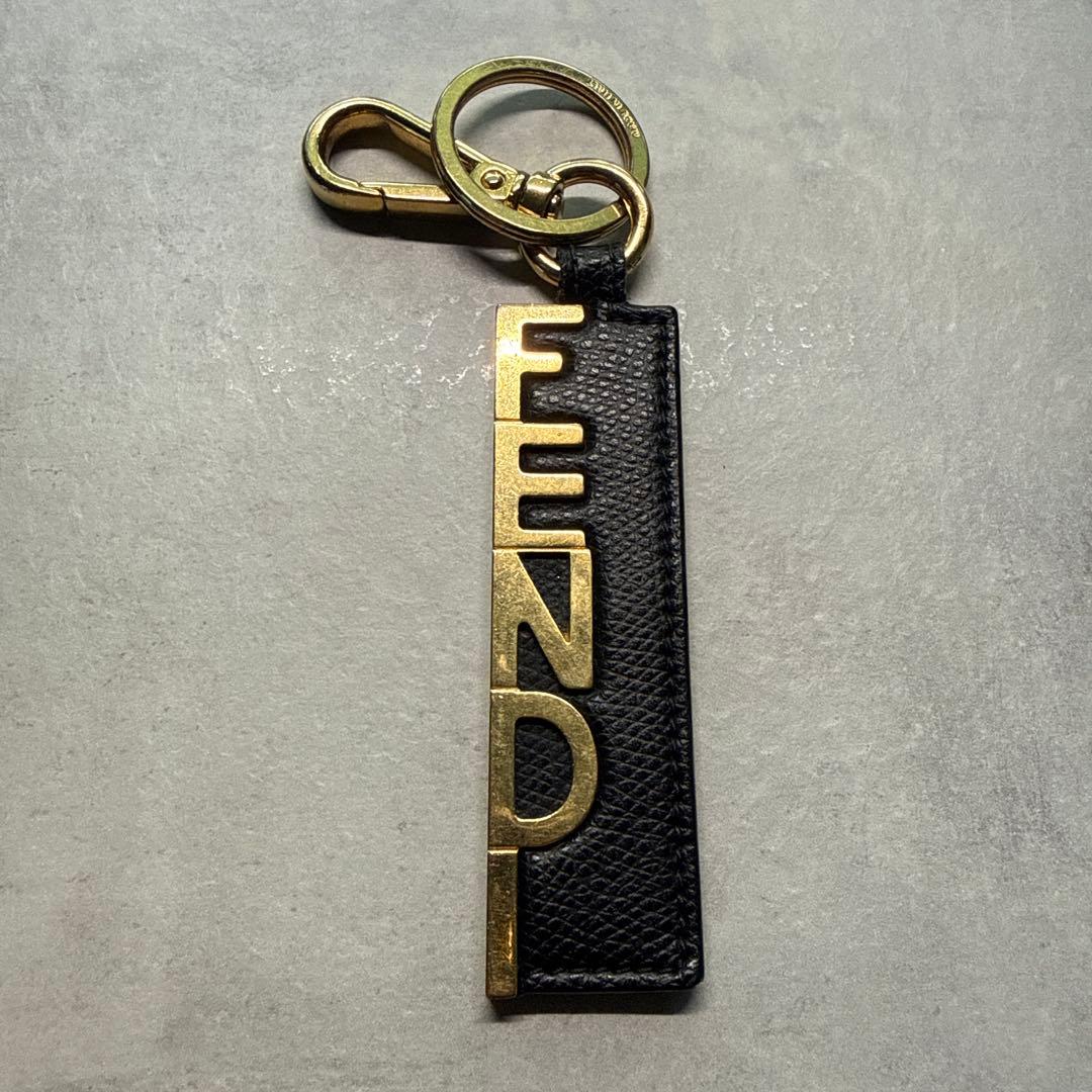 FENDI レザーキーホルダー キーチャーム FENDI（フェンディ） キーチャーム キーホルダー ブラウン 7AP068 ALWT