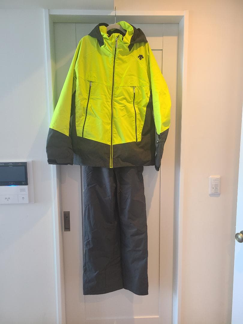 DESCENTEデサント スキーウェア 男性用 DWMOJH73H DESCENTE（デサント） （メンズ）スキーウェア ジャケット