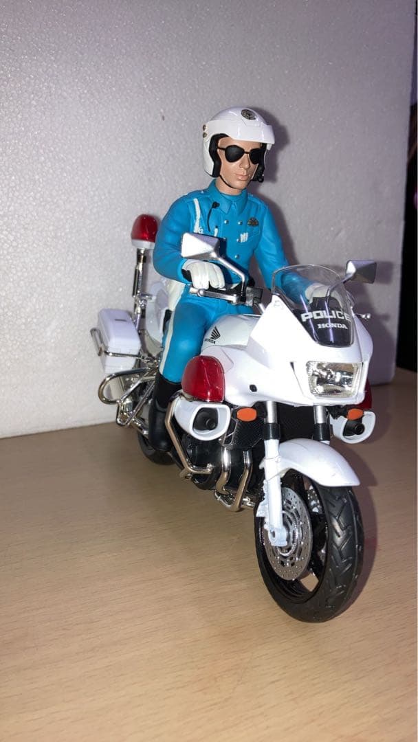 白バイ隊員　セット　1/12 クリスマスセール Amazon.com: 1/12 バイクシリーズSPOT Honda VFR800P 白バイ 白バイ