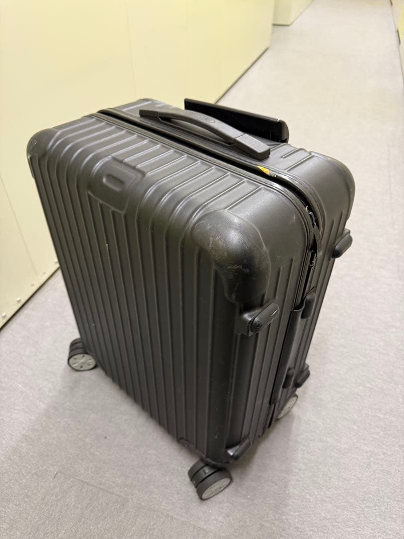 N⭐︎I さん　専用RIMOWA ブラック キャリーケース ✴︎取手破損 N⭐︎I さん 専用RIMOWA ブラック キャリーケース ✴︎取手破損
