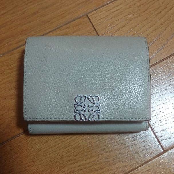 LOEWE ロエベ 三つ折り財布 【ボタン緩みあり】 LOEWE ロエベ 三つ折り財布 【ボタン緩みあり】
