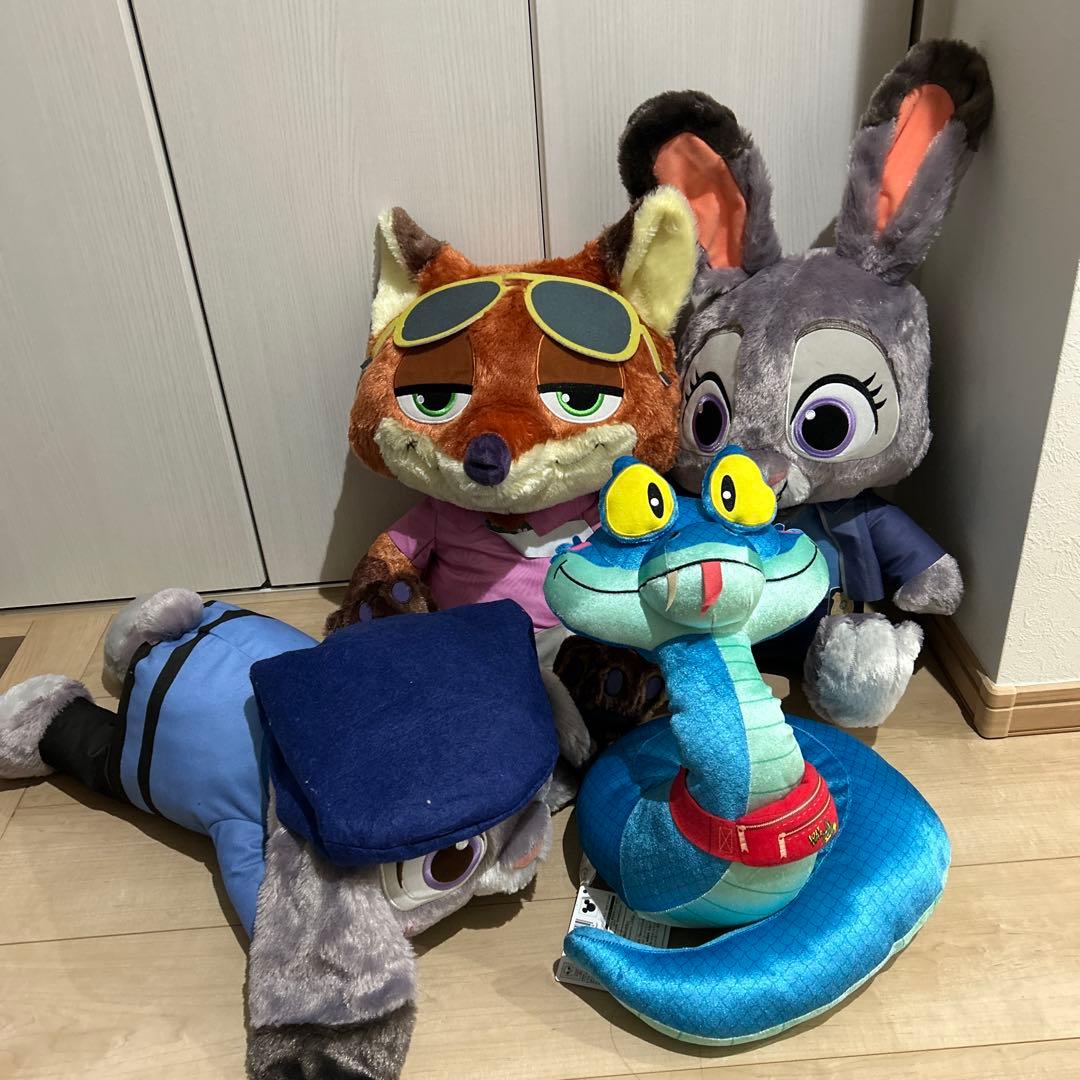 ズートピア2 ラージ ぬいぐるみ 4つセット ズートピア2 スーパーラージぬいぐるみセット - メルカリ