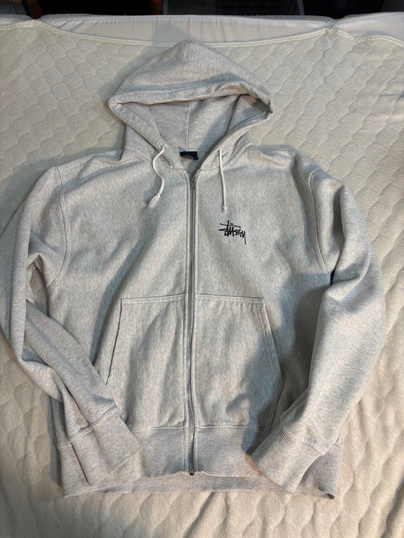 Stussy グレー ジップアップパーカー Mサイズ - メルカリ