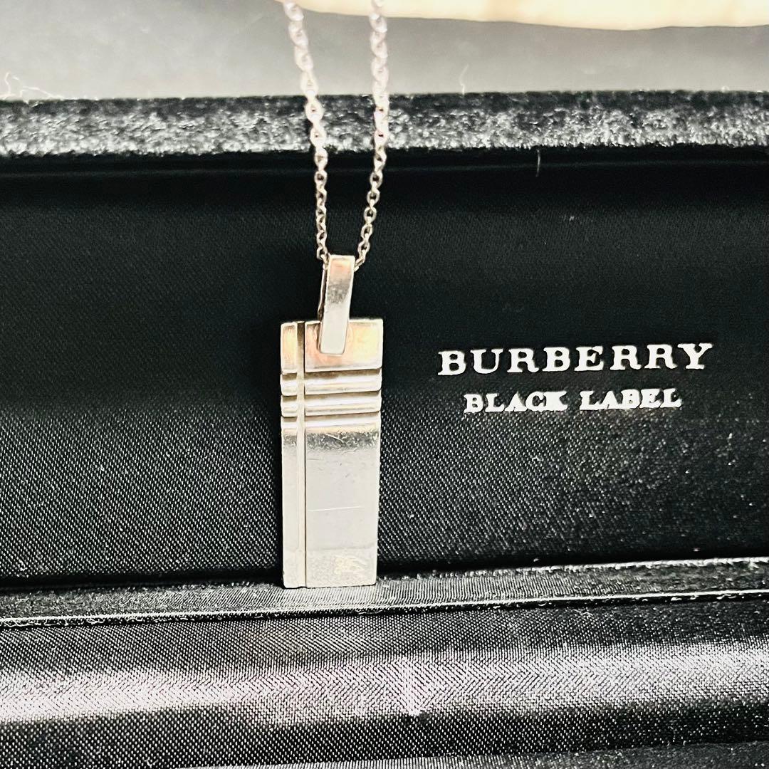 美品✨ バーバリーブラックレーベル シルバーネックレス ノバチェック