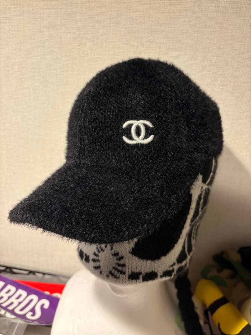 帽子 CHANEL BLACK CAP 90s y2k swag Chanel 22P Black Denim Sequin CC White Logo Baseball Cap Curved