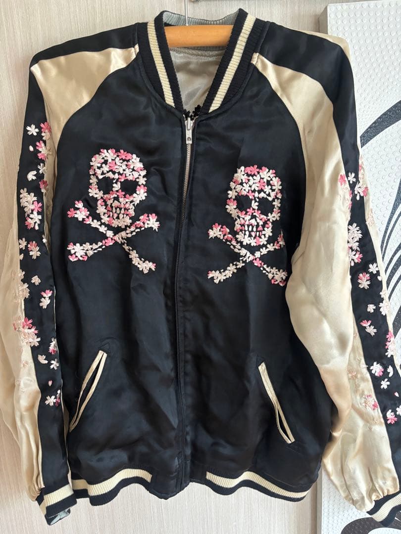 花旅楽団　スクリプト　スカジャン　ドクロ 花旅楽団 はなたびがくだんスクリプト ガシャ髑髏スカジャン SSJ-003