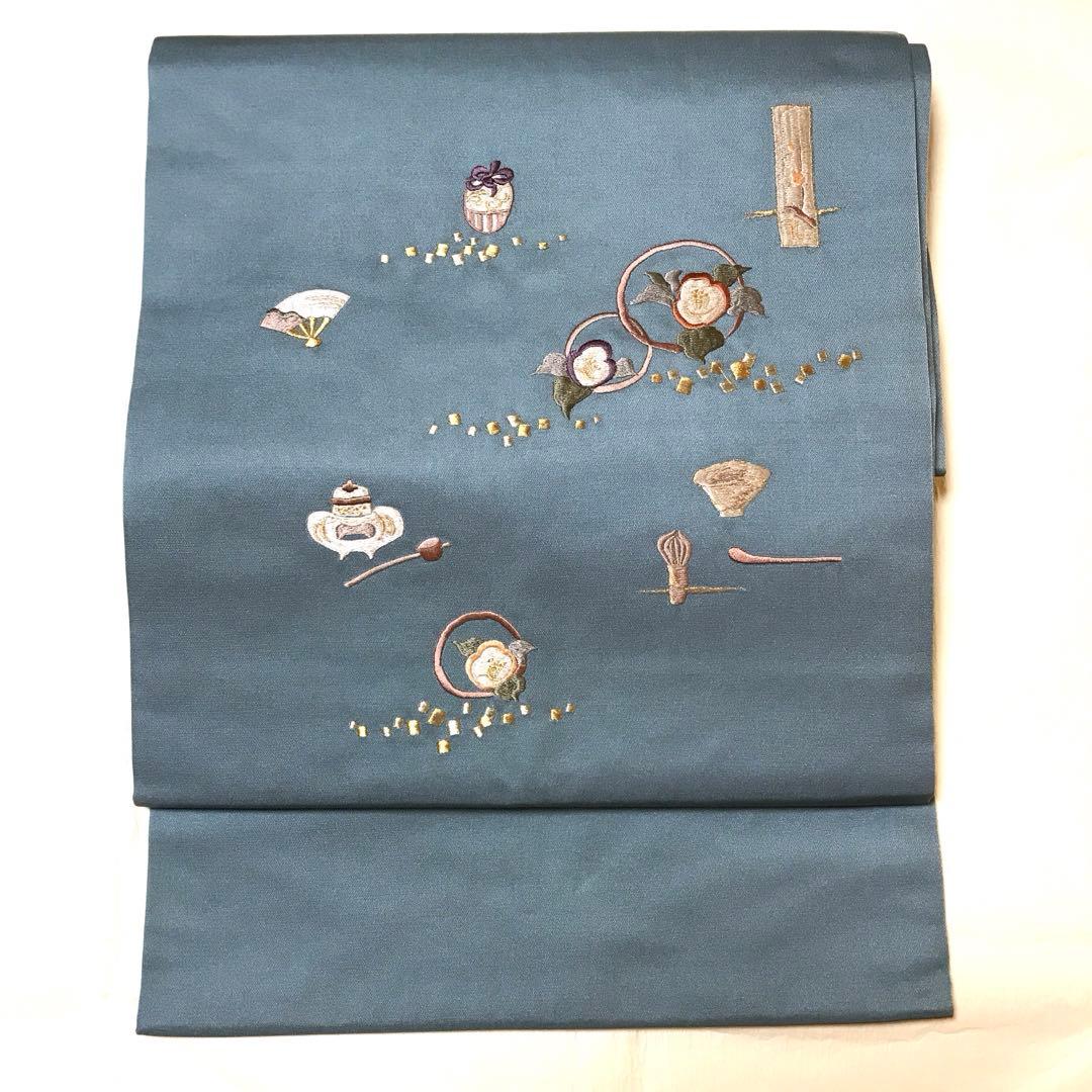 名古屋帯　刺繍　お茶道具尽くし 伝統色　湊鼠　お茶のお稽古　はんなり　可愛い⭐️ 楽天市場】【3/11 01:59まで☆20%OFF】夏帯 【手刺繍】 特選九寸名古屋