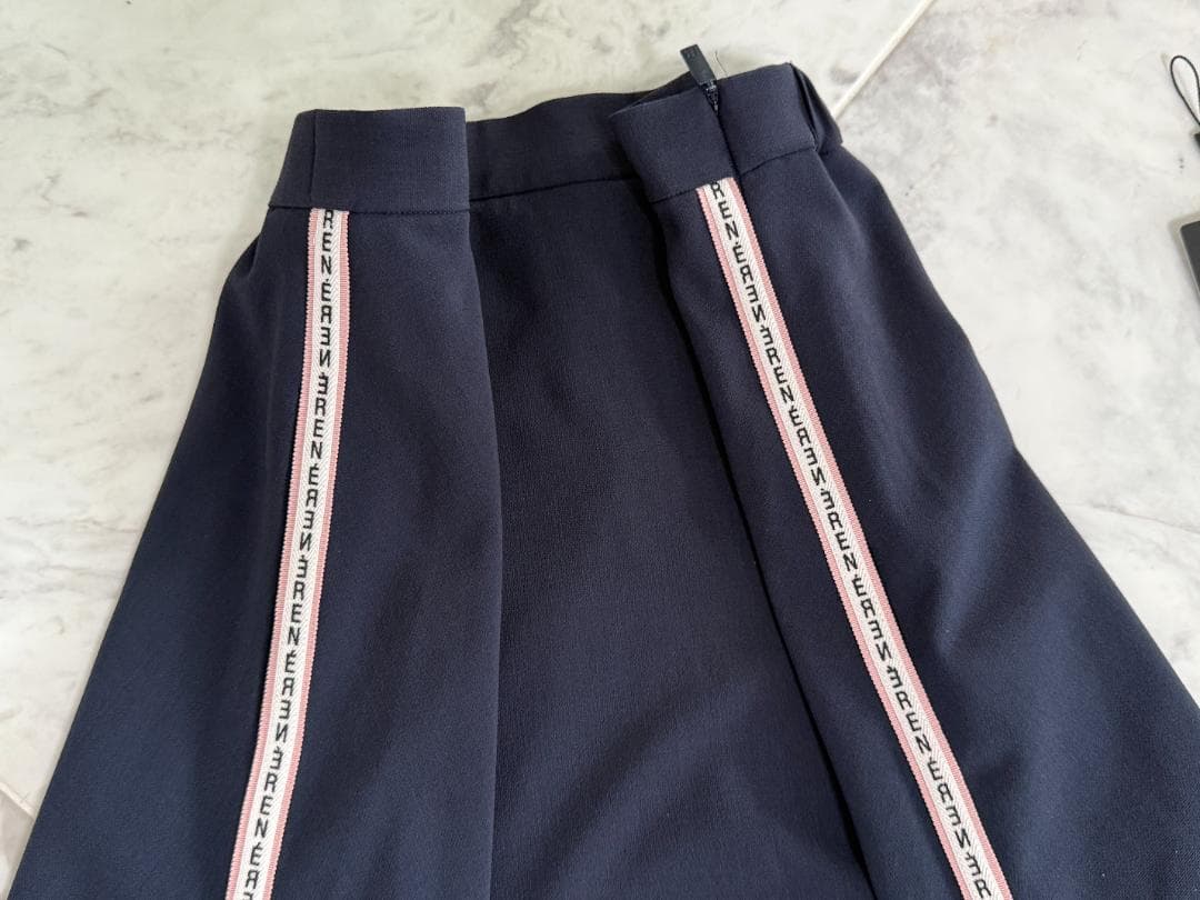 未使用☆Rene/ ルネ サイドライン ロゴ ネイビースカート 36 - メルカリ