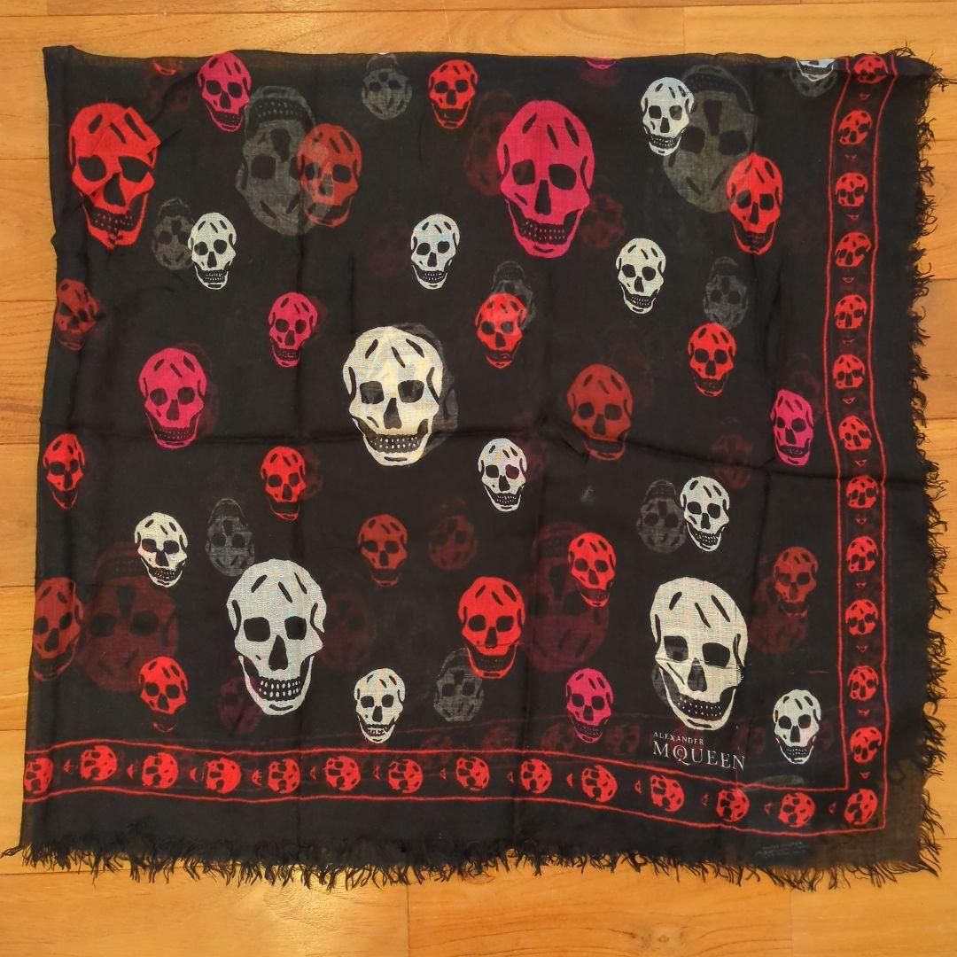 ALEXANDER MCQUEEN スカル スカーフ Classic Skull Classic Silk Blend Skull Scarf | McQueen JP