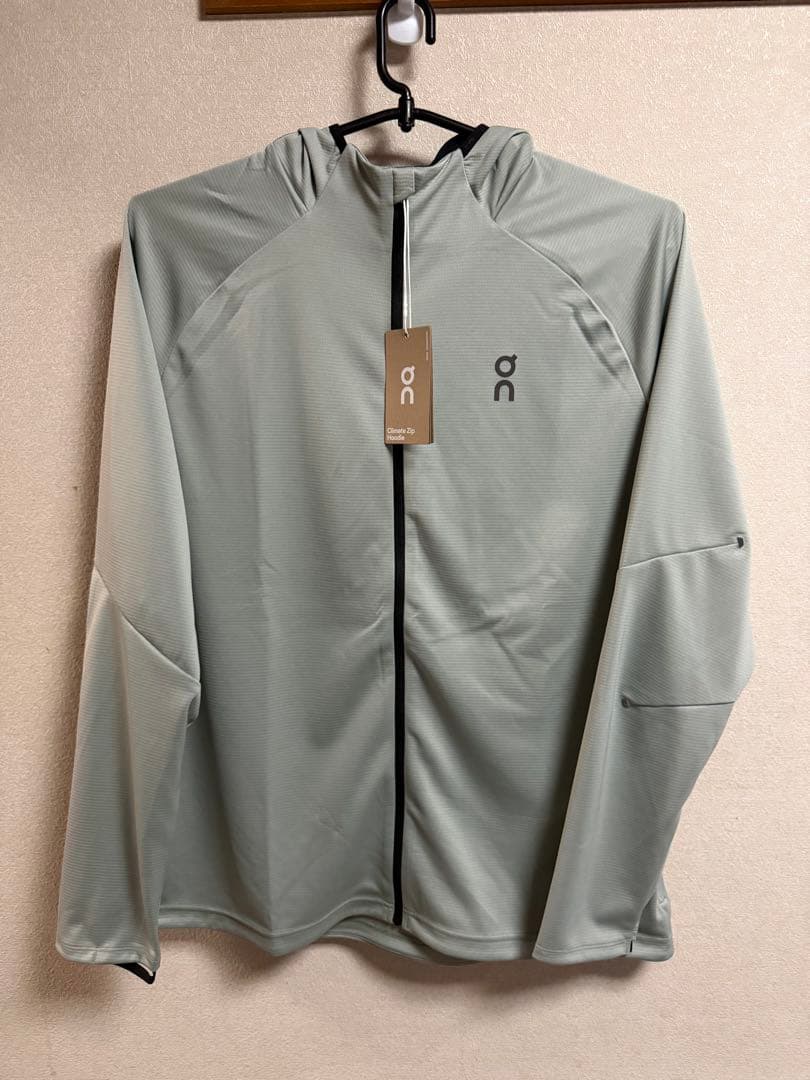 [ On クライメイト ジップフーディー ] レビュー】On クライメイトジップフーディー：首元暖か長袖ランニング