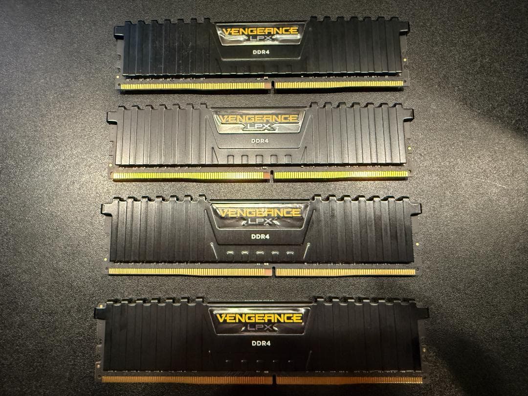 Corsair 32GB (2 x 8GB 2組) DDR4 2666 CORSAIR Vengeance LPX DDR4 RAM 32GB (2x16GB) 3200MHz CL16-20-20-38