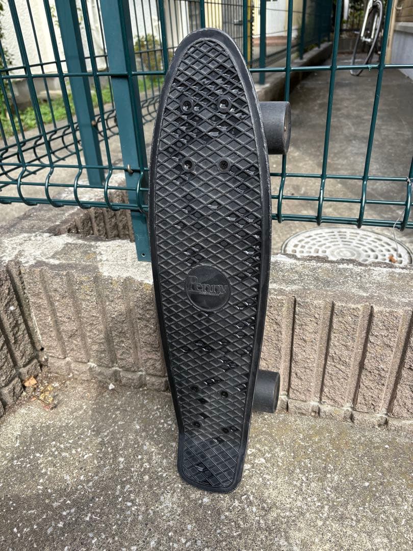 Penny 22インチ ブラックナイト カモフラ 公式通販】ペニースケートボード ステープルズ BLACKOUT・22インチ