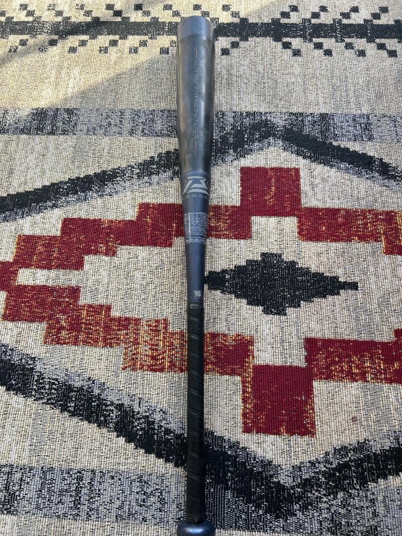 ビヨンド マックス レガシー 少年野球　軟式バット 黒　８０ｃｍ 軟式用ビヨンドマックスレガシーショートサイズ トップ（FRP製／80cm