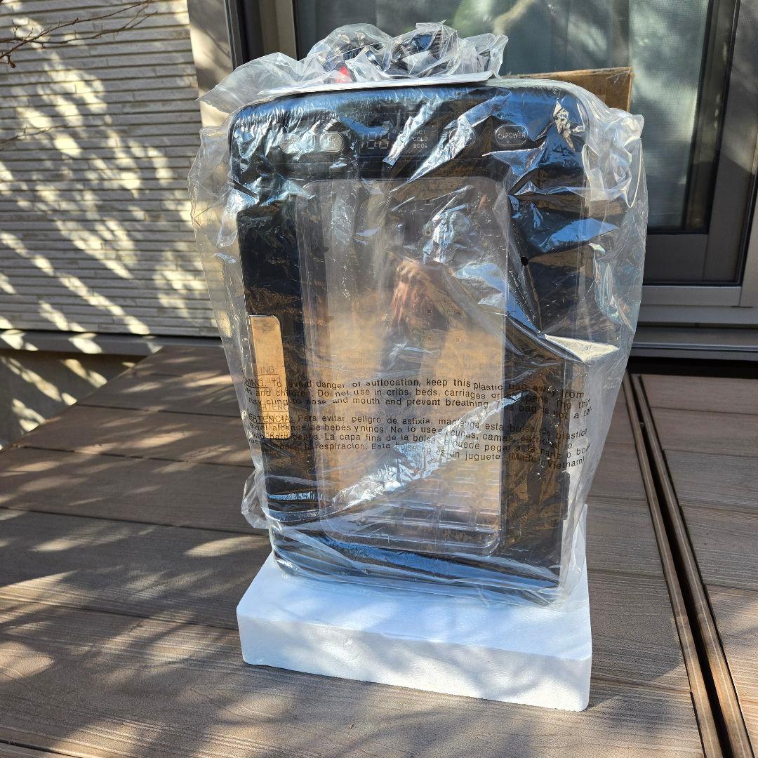 10L小型冷蔵庫　CH-10L ポータブル　新品 500mlペットボトルが6本入る、“自分専用”サイズの「おとしずか冷温庫