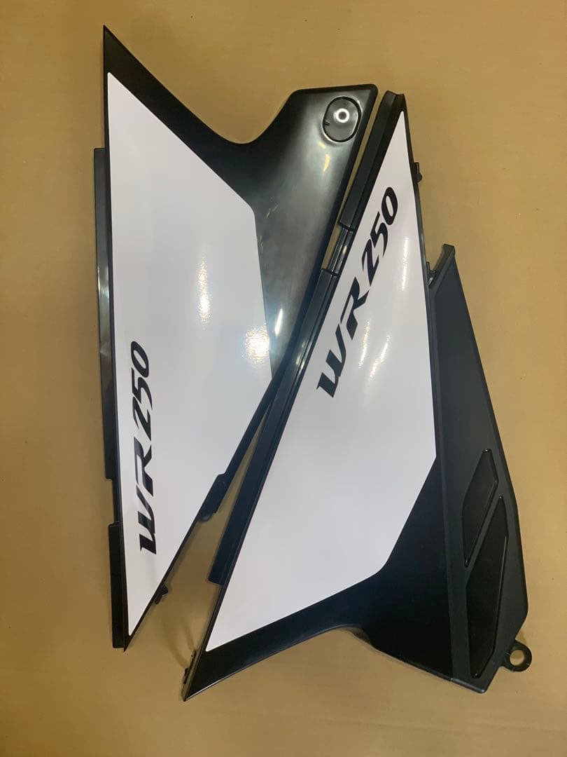 WR250 サイドカバー ワイズギア 未使用 WR250 サイドカバー ワイズギア 未使用 WR250 サイドカバー ワイズギア