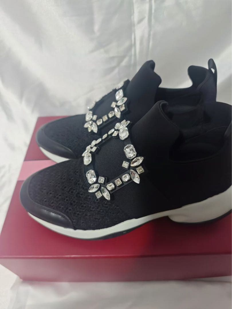 美品ロジェヴィヴィエ　ヴィヴ ラン　ストラスバックル 39 Roger Vivier/ロジェ ヴィヴィエ通販 | 「ヴィヴ ラン」ストラス