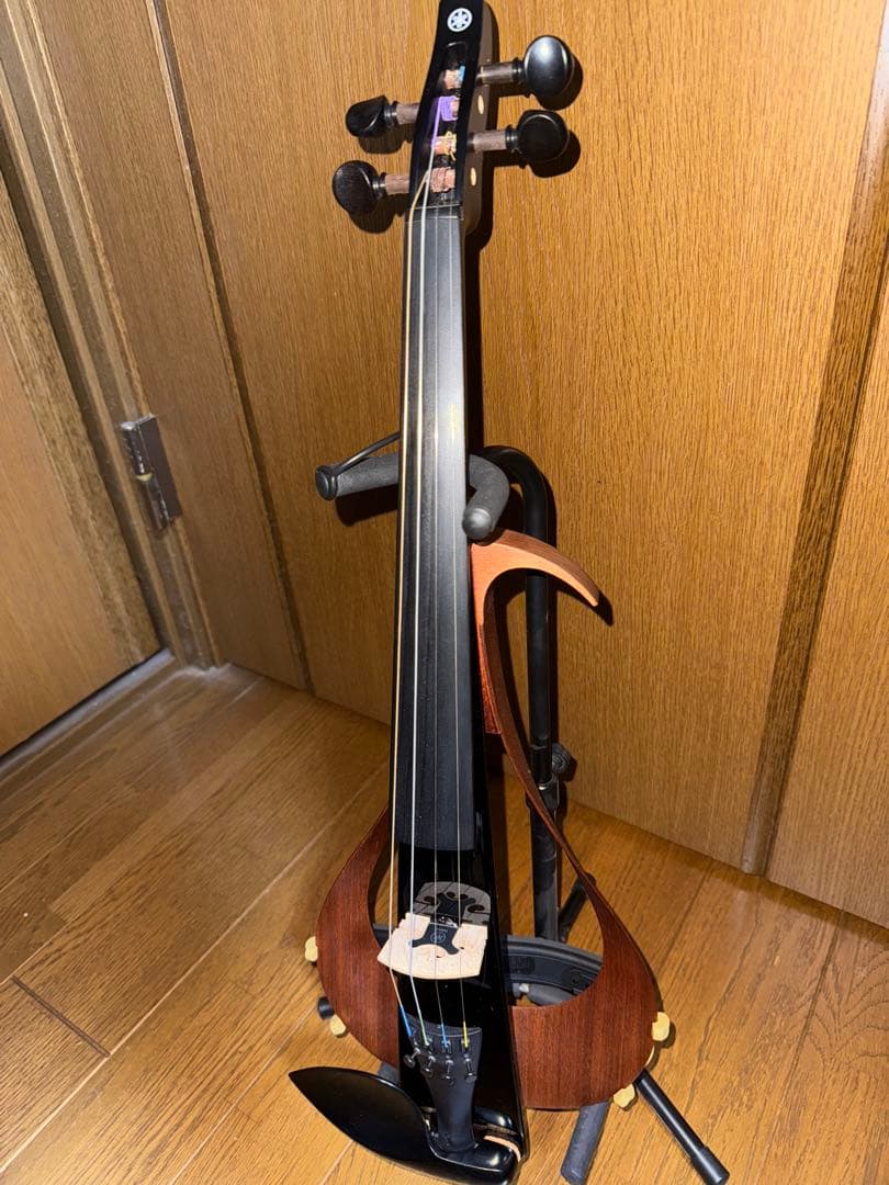 YAMAHA YEV104 エレクトリックバイオリン　カーボン弓肩当て付き ヤマハ | YEV104/YEV105 - エレクトリックバイオリン - 概要