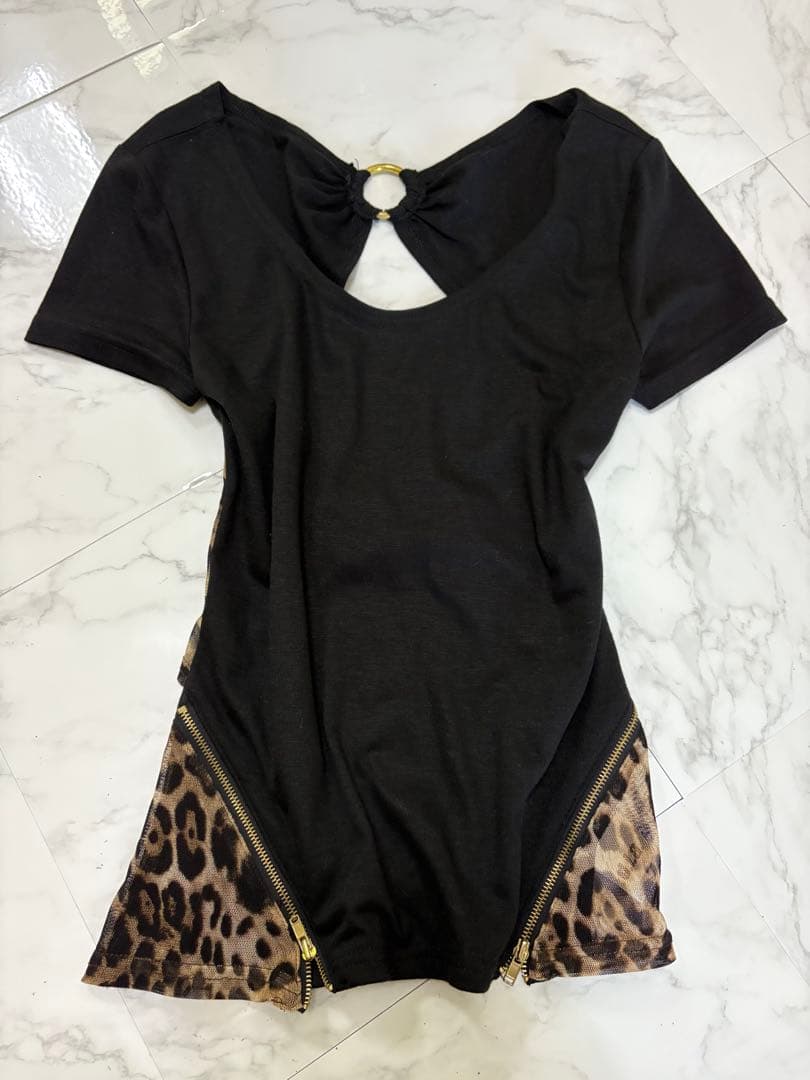 d.i.aダイヤ 背中ガンあきトップス d.i.a.】ダイヤ 豹柄×花柄 背中がん