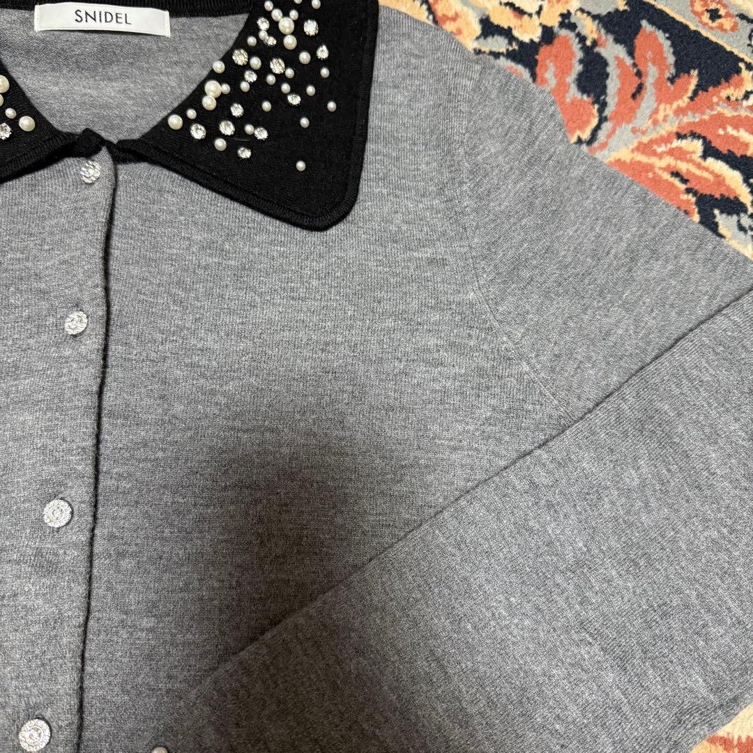 美品】SNIDEL スナイデル ビジューカラーニットカーディガン GRY