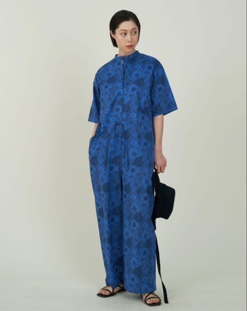 【クロネコさま専用】リバティプリントオールインワン 当店別注】リバティプリントのオールインワン（S・Mサイズ） - 北欧