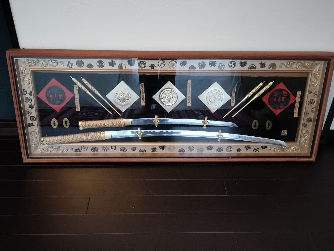 武家三大家紋(織田氏 豊臣氏 徳川氏) 日本刀 鍔 レプリカ 模造刀 額装 武家三大家家紋付き 徳川 織田 豊臣 名刀額飾り、模造刀、鍔、刀