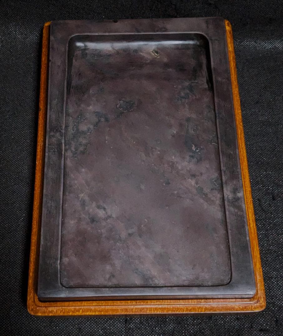 【おにぎり】　◆端渓硯（玳瑁斑・青花・魚脳凍・火捺／朝天巌／唐木箱／九吋） 新古美術 玄清堂 | 厳選された美術品を世界遺産「石見銀山」がある島根