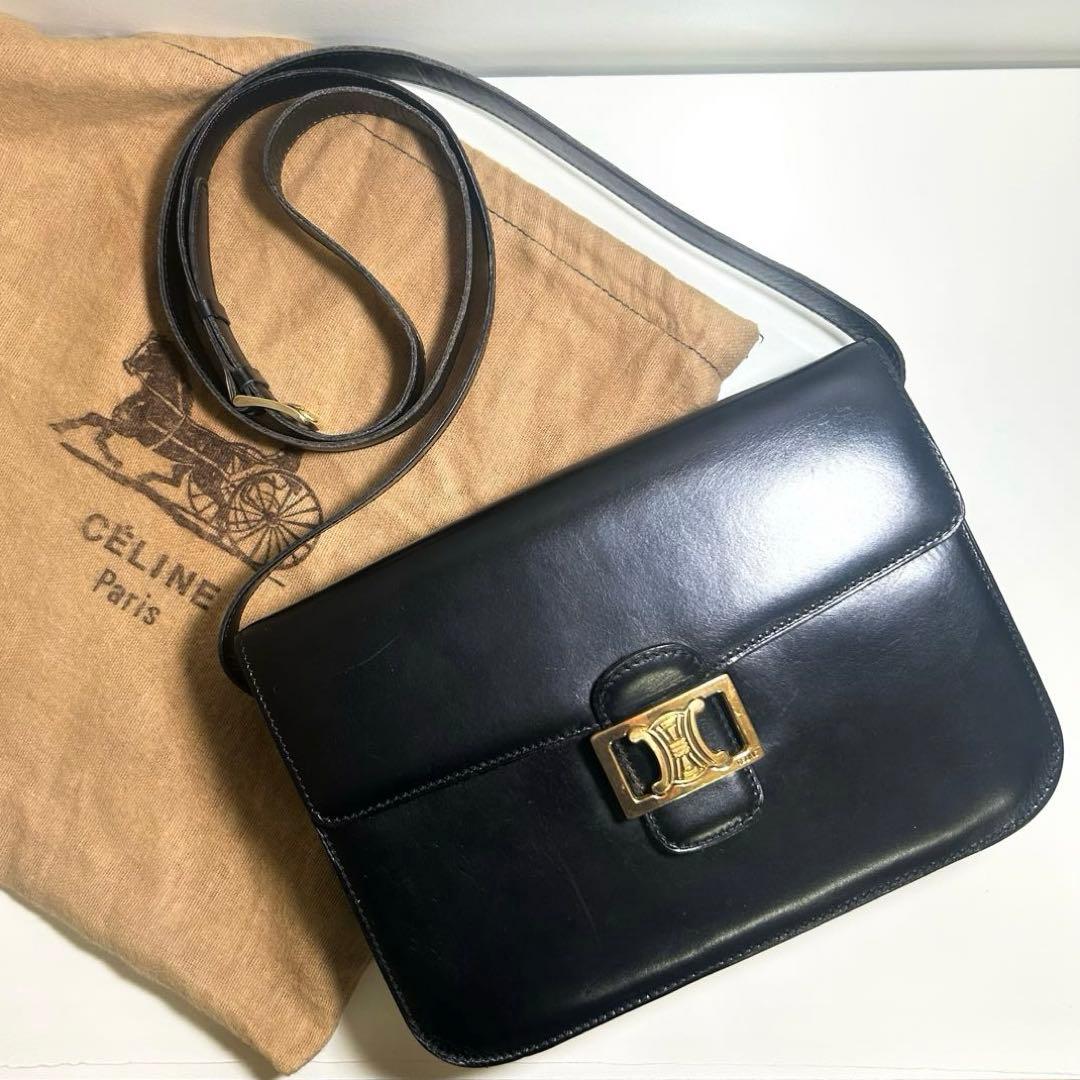 【美品】セリーヌ CELINE ショルダーバッグ トリオンフ金具 ポシェット CELINE（セリーヌ） ショルダーバッグ Medium Triomphe トリオンフ