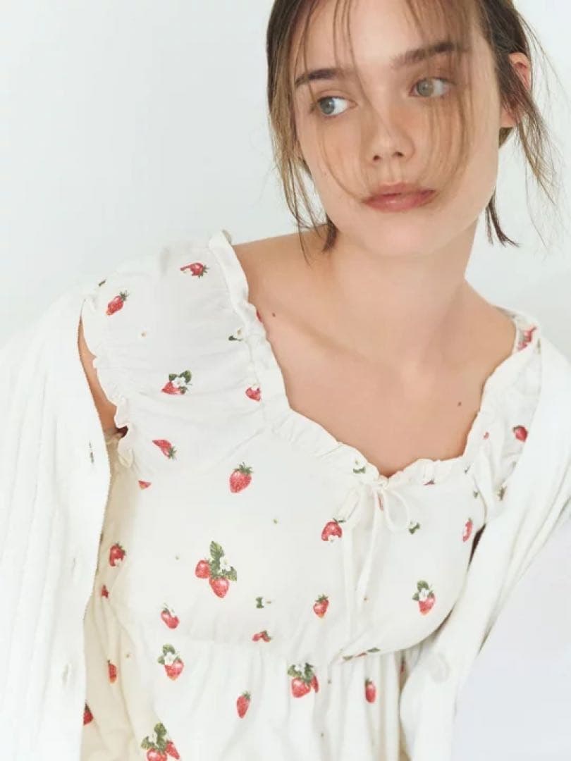 ジェラートピケ　いちご柄ルームウェア　セットアップ gelato pique新作いちごモチーフ🍓 ジェラピケから可愛すぎる いちご