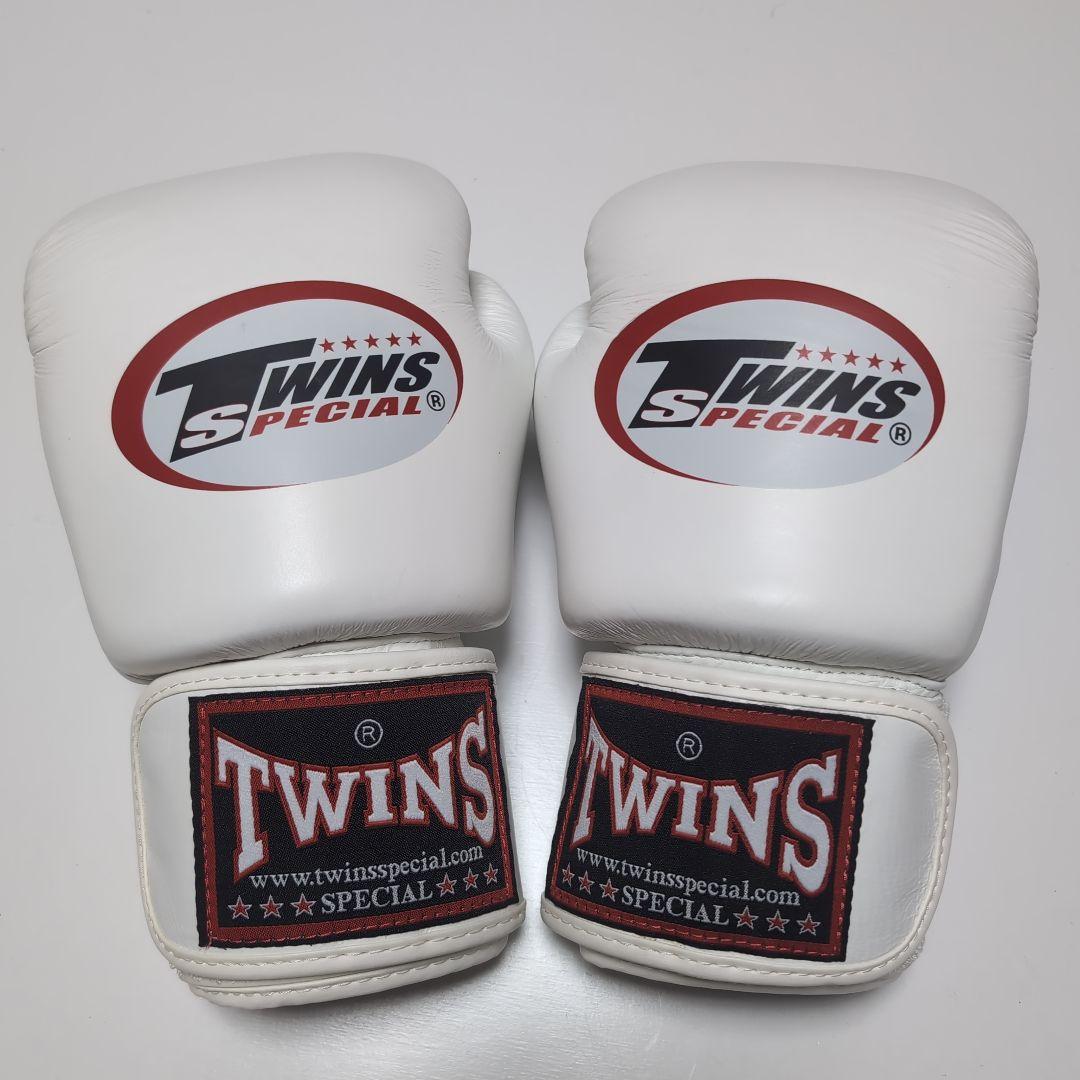 未使用級　TWINS　ツインズ SPECIAL ボクシンググローブ　8OZ　白 新品 正規 TWINS 本格ボクシンググローブ TWINS白オレンジ/ボクシング