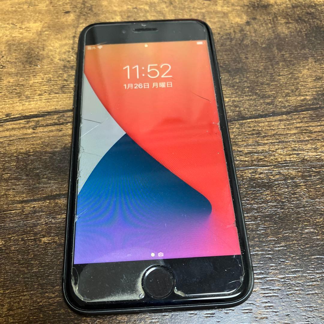 iPhone 8 ブラック 本体 背面ガラス・カメラ割れ iPhone 8 ブラック 本体 背面ガラス・カメラ割れ iPhone8の背面割れ