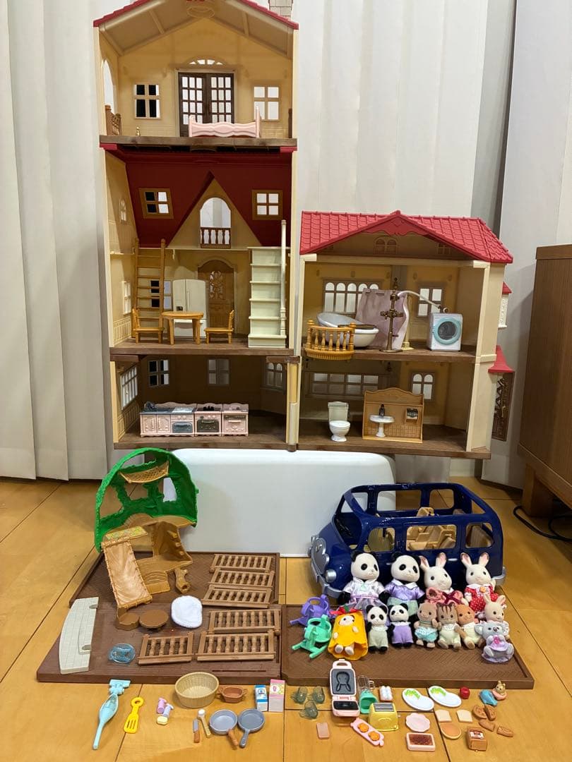 【まとめ売り】シルバニアファミリー　赤い屋根の大きなお家 など シルバニアファミリー 赤い屋根の大きなお家 -屋根裏はひみつのお部屋