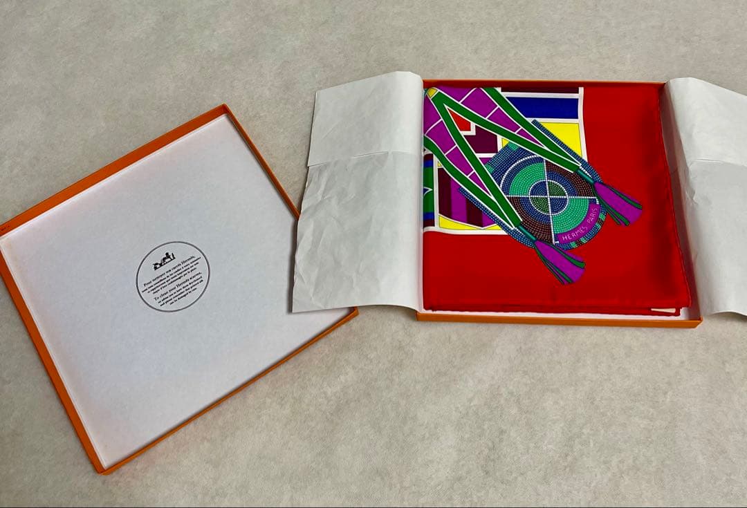 T*e様 【極美品・付属完備】HERMÈS エルメス カレ90 スカーフ 楽天市場】【激レア未使用】エルメス HERMES カレ90 EX LIBRIS EN