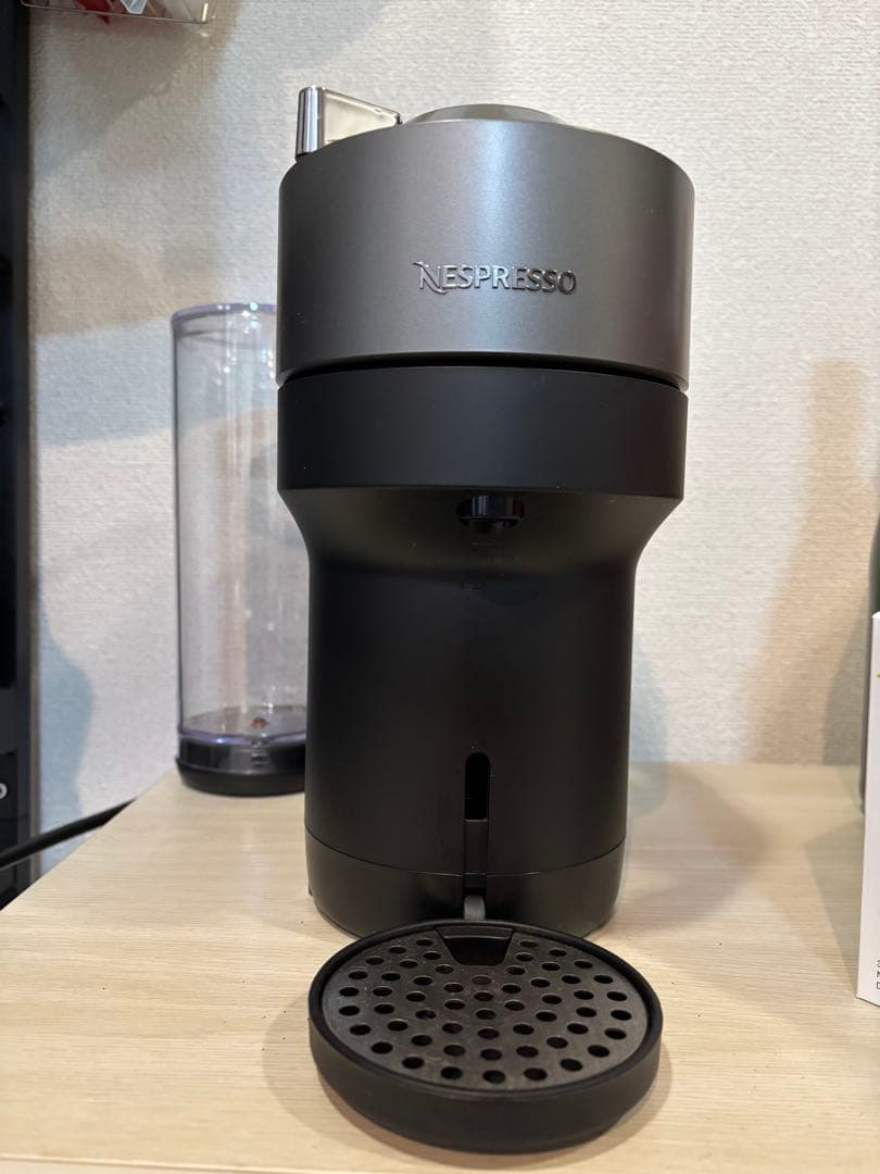 コーヒーメーカー・エスプレッソマシン Nespresso Vertuo Pop+ GCV6-TI-W ヴァーチュオ ポップ プラス チタン C｜コーヒーメーカー | ネスプレッソ