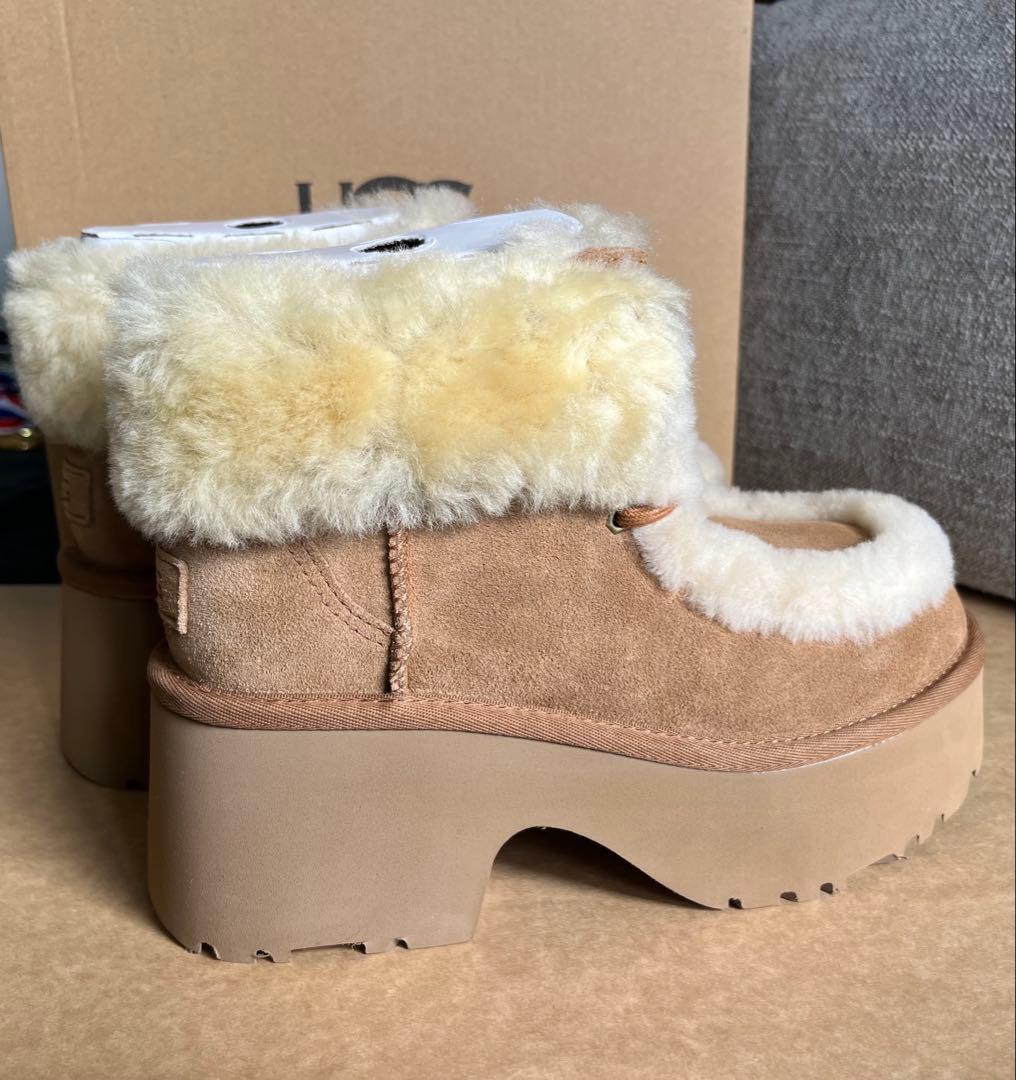 UGG 新作Esmee Lace Up（エスミー レース アップ） - メルカリ