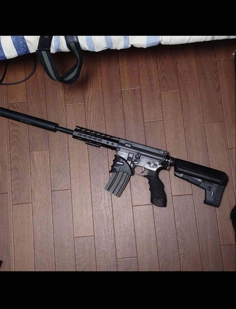 電動ガン ブラック マガジン・バッテリー付き Amazon.co.jp: 電動コンパクトマシンガン スコーピオン Vz61 フル