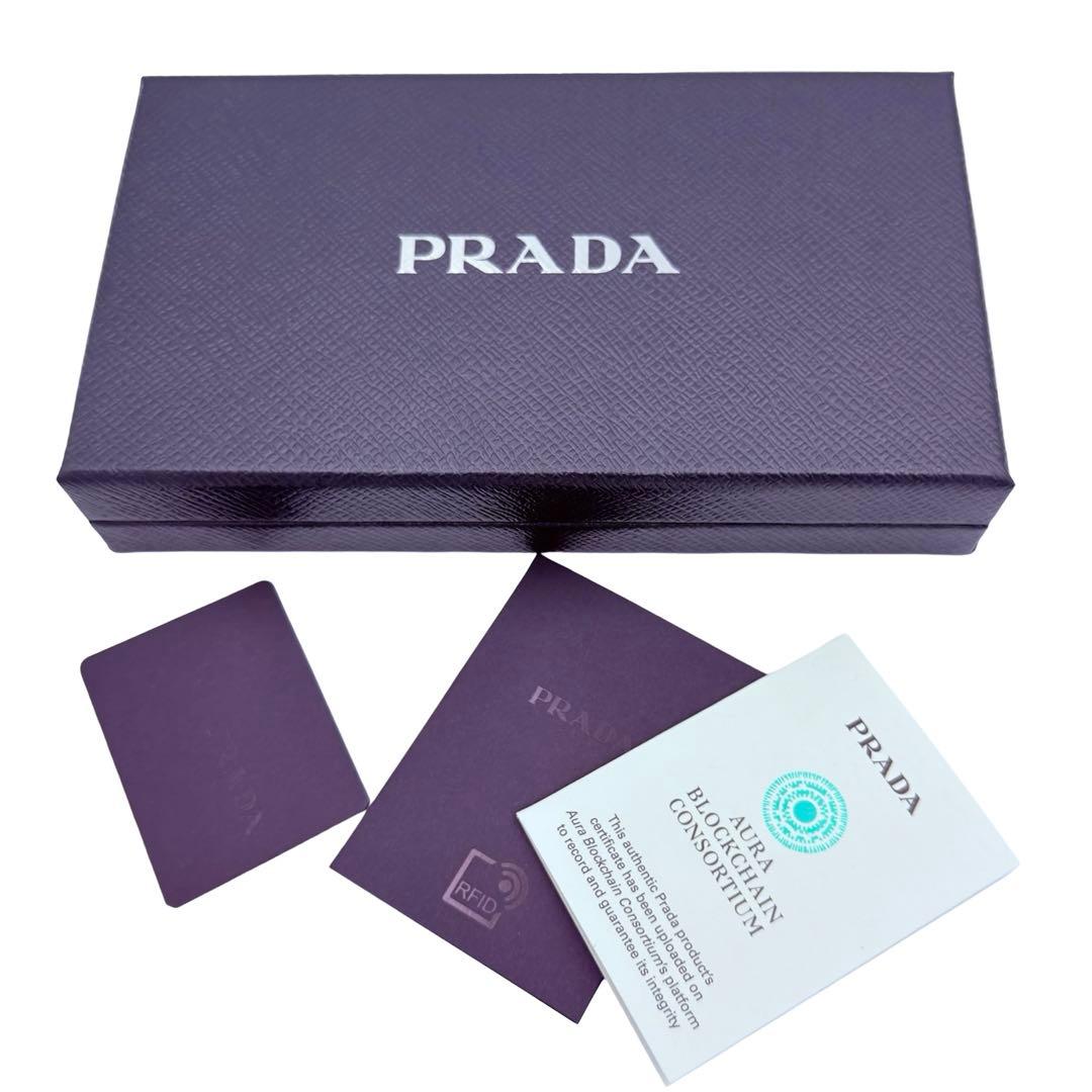 ストア完売品⭐️新品⭐️プラダ サフィアーノレザー iPhone16ProMax