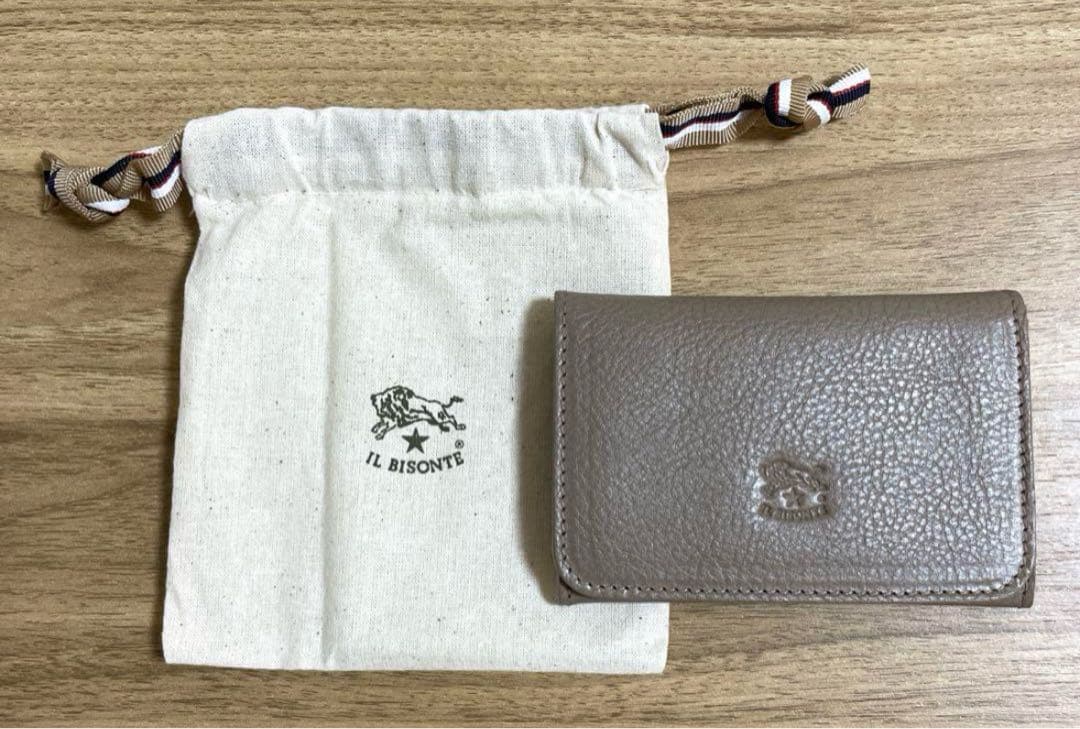 【新品・未使用】 IL BISONTE イルビゾンテ 名刺入れ グレー IL BISONTE（イルビゾンテ） 名刺入れ カードケース 3POCKET