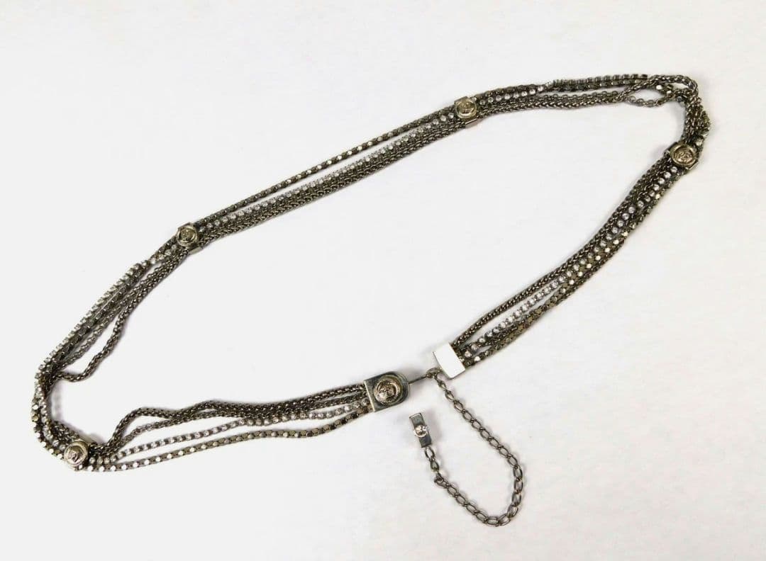 VERSACE メデューサ ラインストーン マルチストランドチェーンベルト VERSACE】メデューサ マルチカラー シルバートーン ベルト (VERSACE