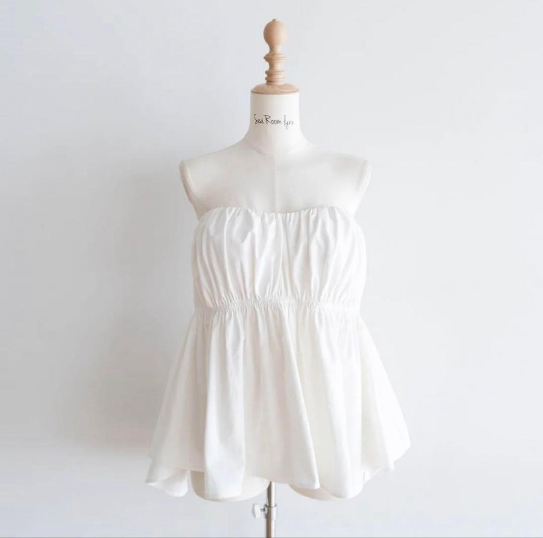 【タグ付き新品】searoomlynnウエストShapeパッドinベアトップス白 SeaRoomlynn（ベアトップ/チューブトップ）のフリマアイテム一覧