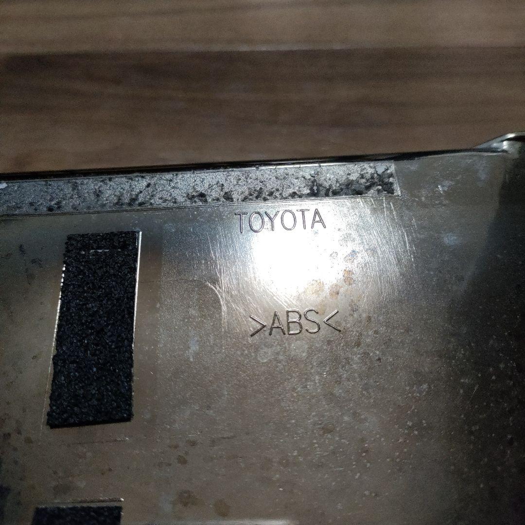 210クラウン リアライセンスガーニッシュ パーツ クラウン 純正