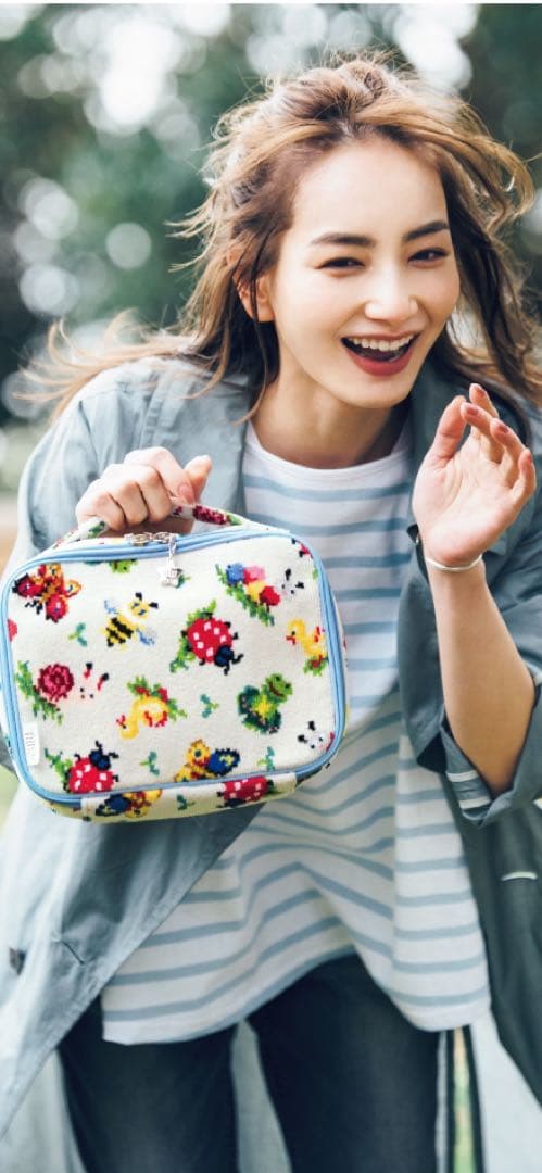 新品 VERYコラボフェイラー おむつポーチ - メルカリ