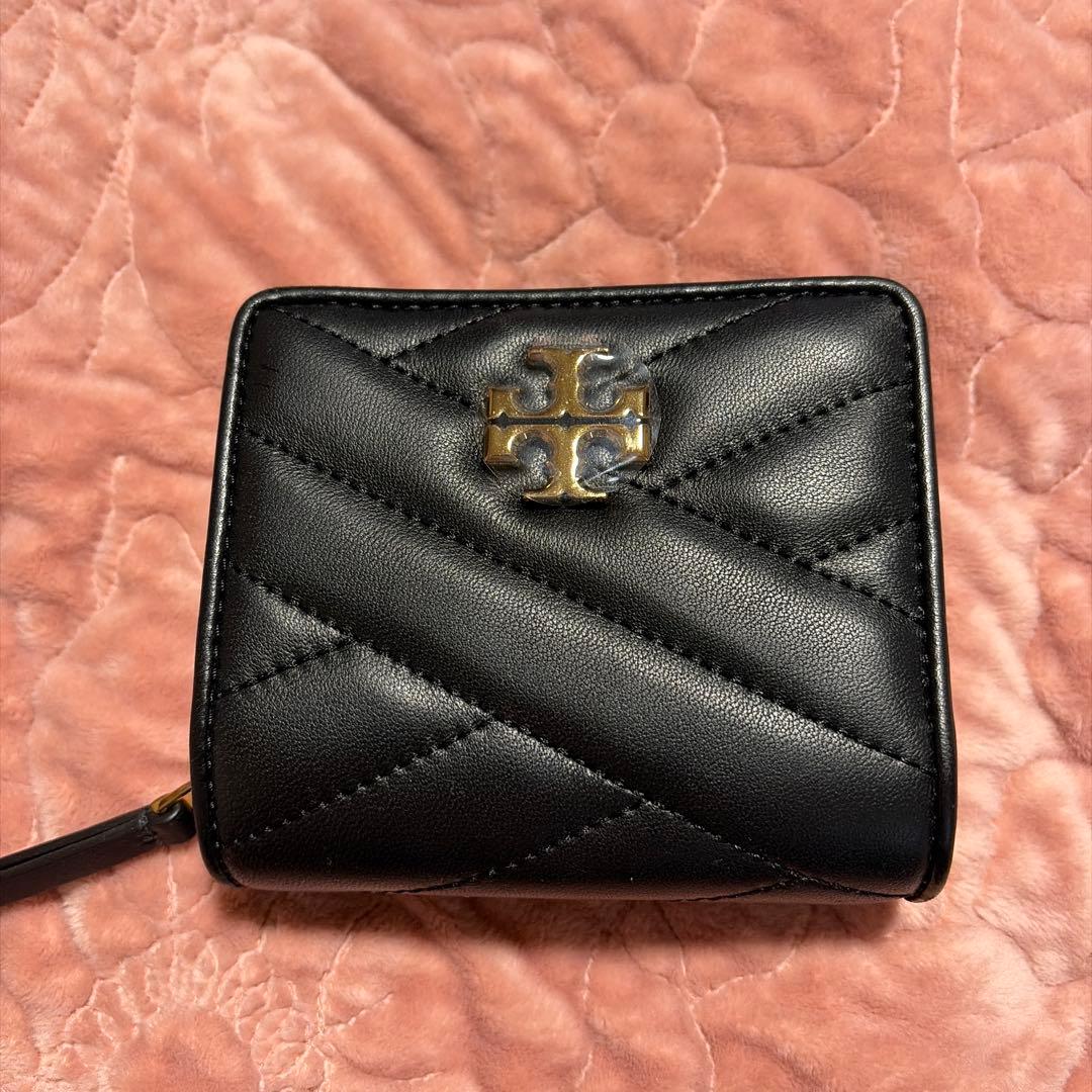 【mo⭐︎mo】Tory Burch ブラック 二つ折り財布 TORY BURCH（トリーバーチ） 並行輸入 2つ折り財布 マックグロー