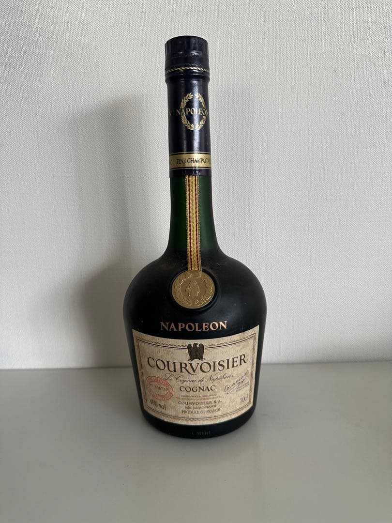 約40年前のCOURVOISIER NAPOLEON コニャック ボックス入り - メルカリ