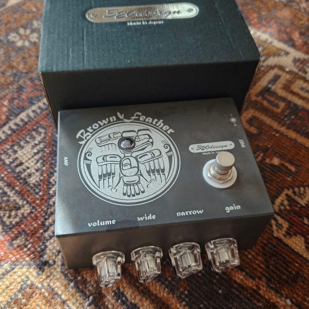 320design Brown Feather ギターエフェクター ディストーション】320design Brown Featherにダイカスト無塗装&革TOP