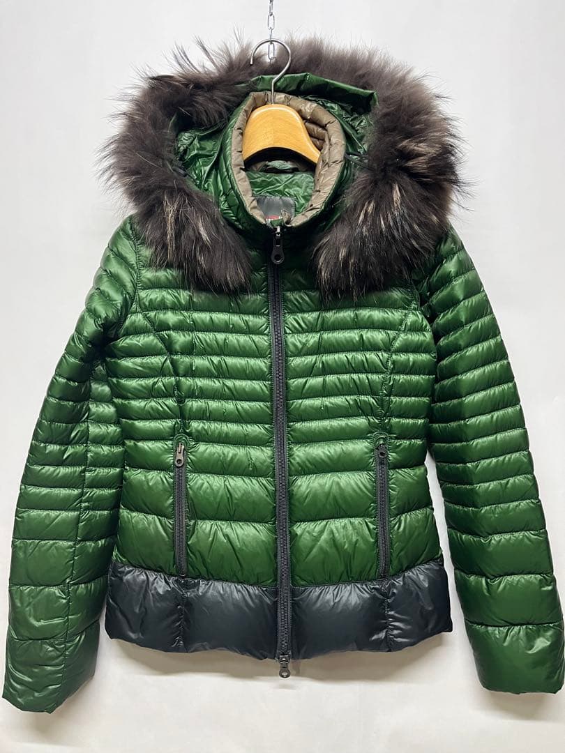 綺麗 DUVETICAデュベティカ リアルファーフーデッド ダウンジャケット42 DUVETICA デュベティカ ダウンコート ブラック サイズ40 リアルファー